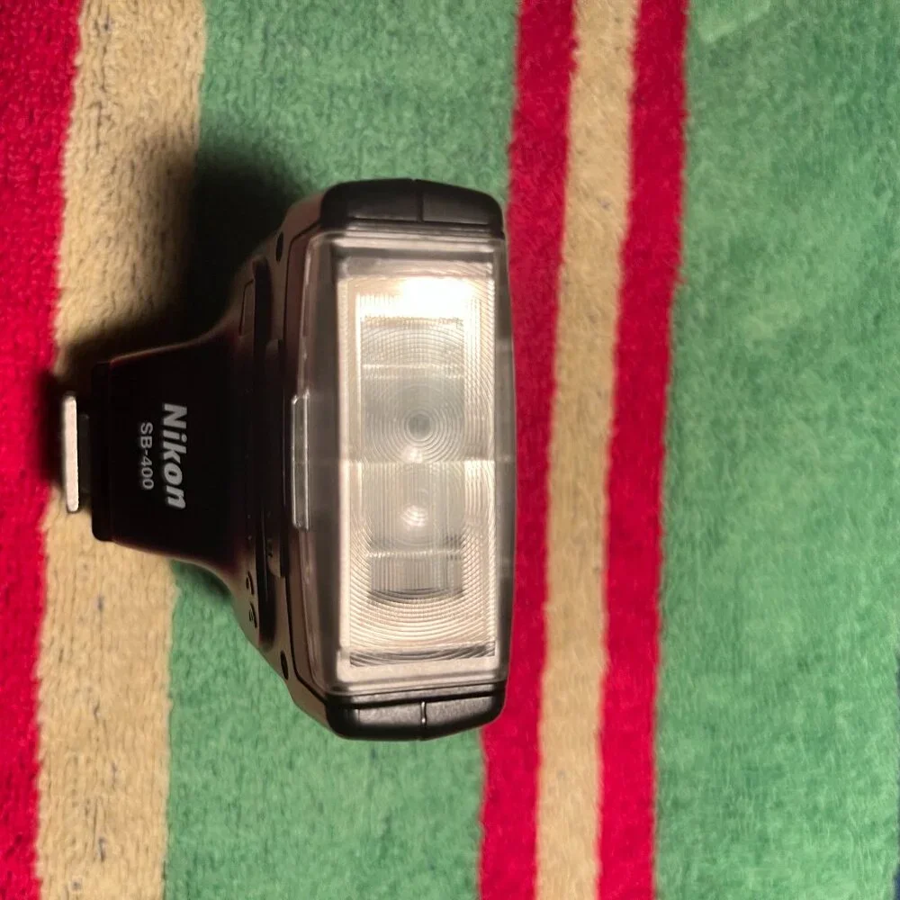 Nikon Speedlight SB-400 Shoe Mount Flash for Nikon